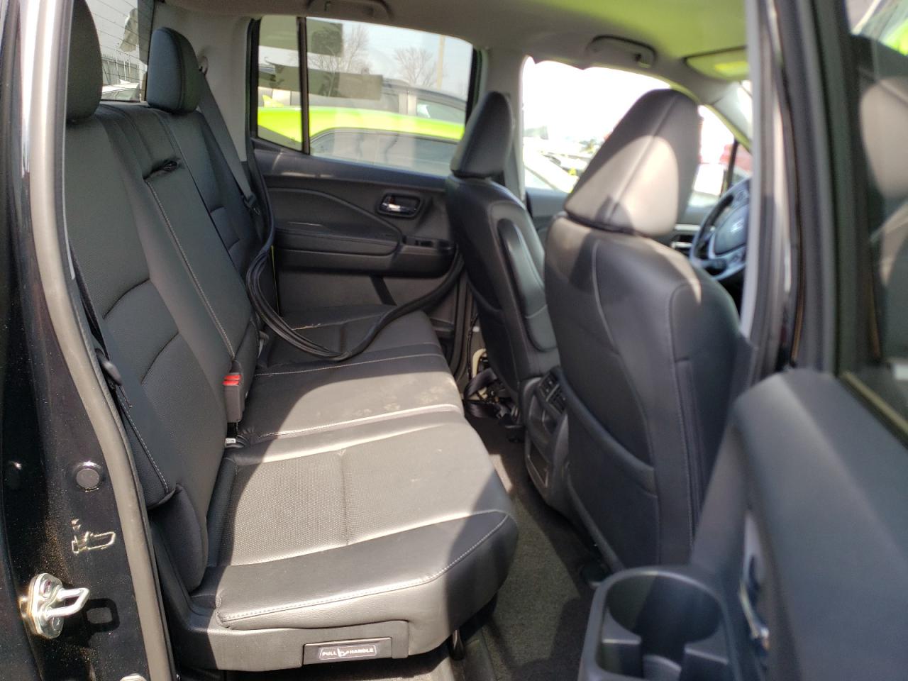 Photo 6 from auction – 2017 HONDA RIDGELINE with VIN 5FPYK3F66HB038637