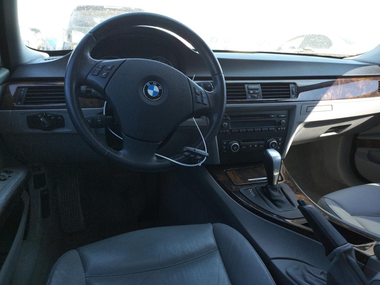 Photo 9 from auction – 2008 BMW 328 I SULE with VIN WBAVC53518FZ83312
