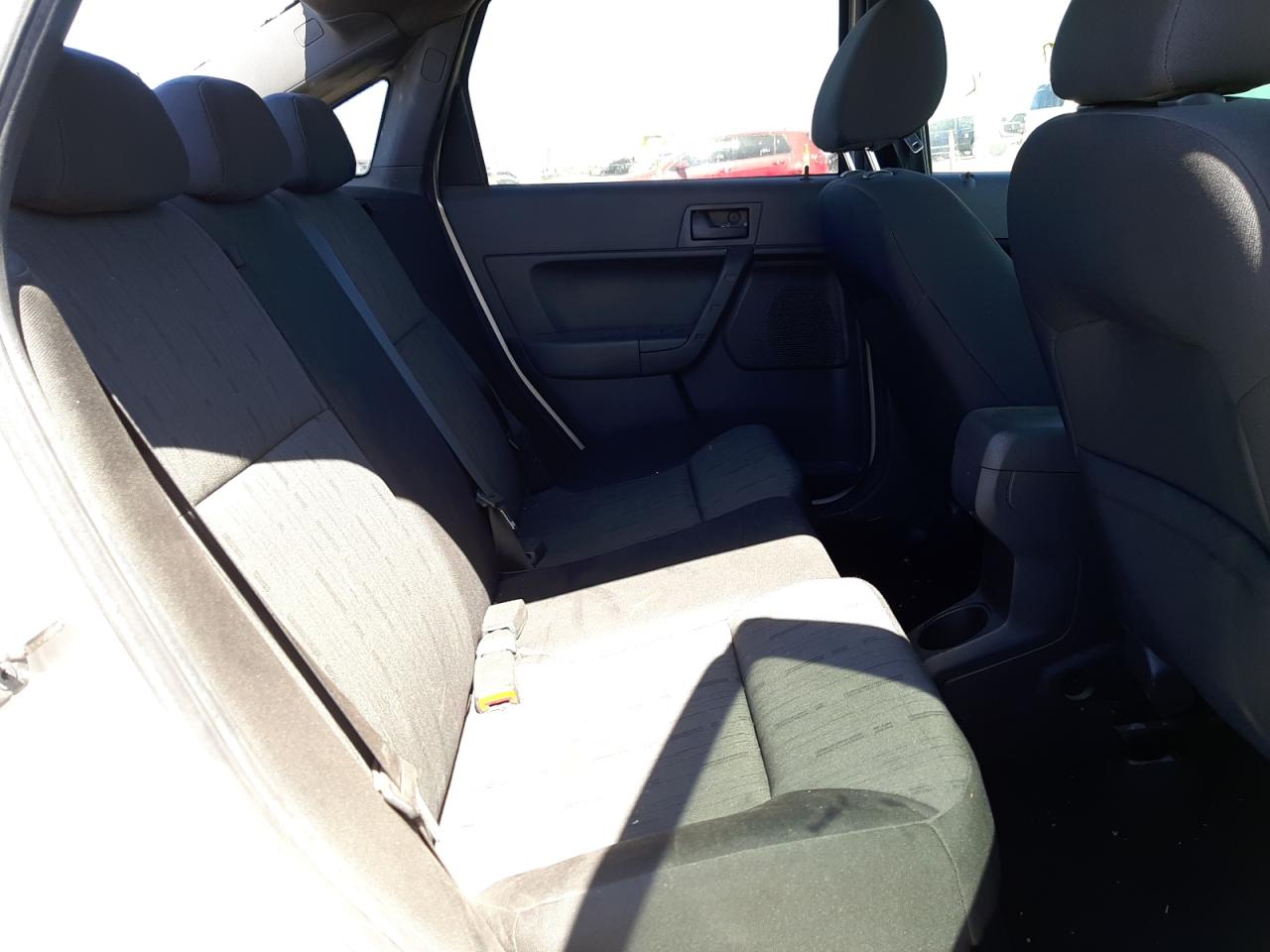 Photo 6 from auction – 2011 FORD FOCUS SE with VIN 1FAHP3FN6BW150400
