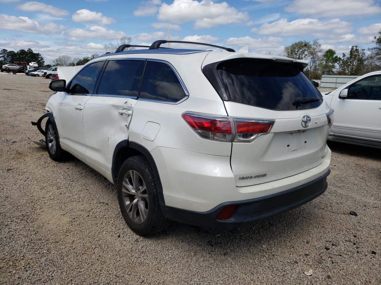 Photo 3 from auction – 2015 TOYOTA HIGHLANDER with VIN 5TDKKRFH7FS054003