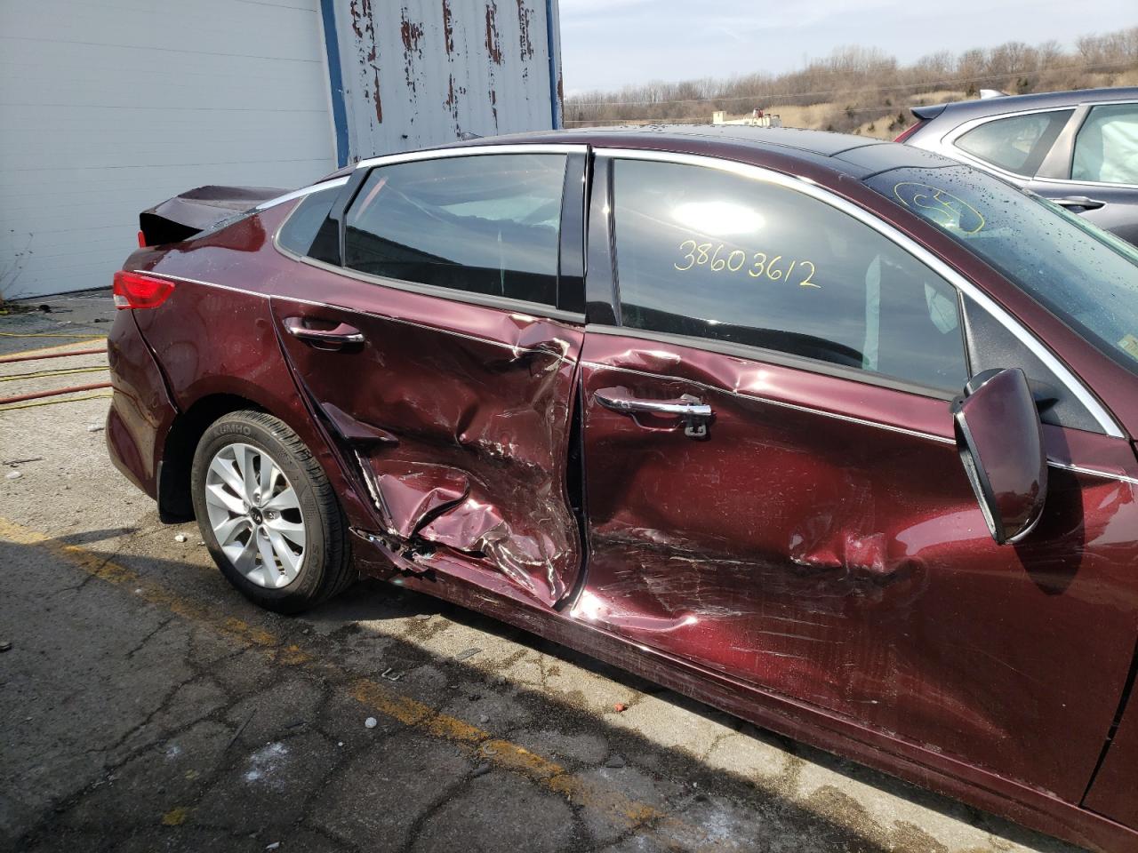 Photo 9 from auction – 2017 KIA OPTIMA EX with VIN 5XXGU4L3XHG150630