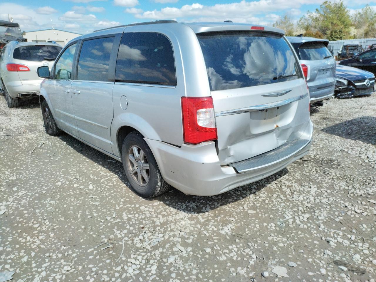 Photo 3 from auction – 2011 CHRYSLER TOWN & COU with VIN 2A4RR5DG7BR637049