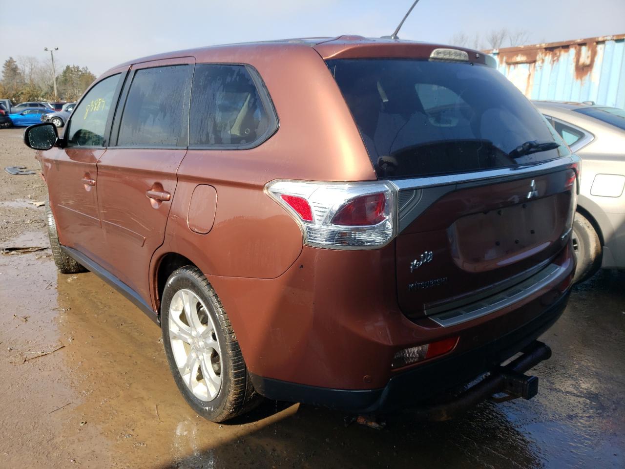 Photo 3 from auction – 2014 MITSUBISHI OUTLANDER with VIN JA4AZ3A36EZ011635