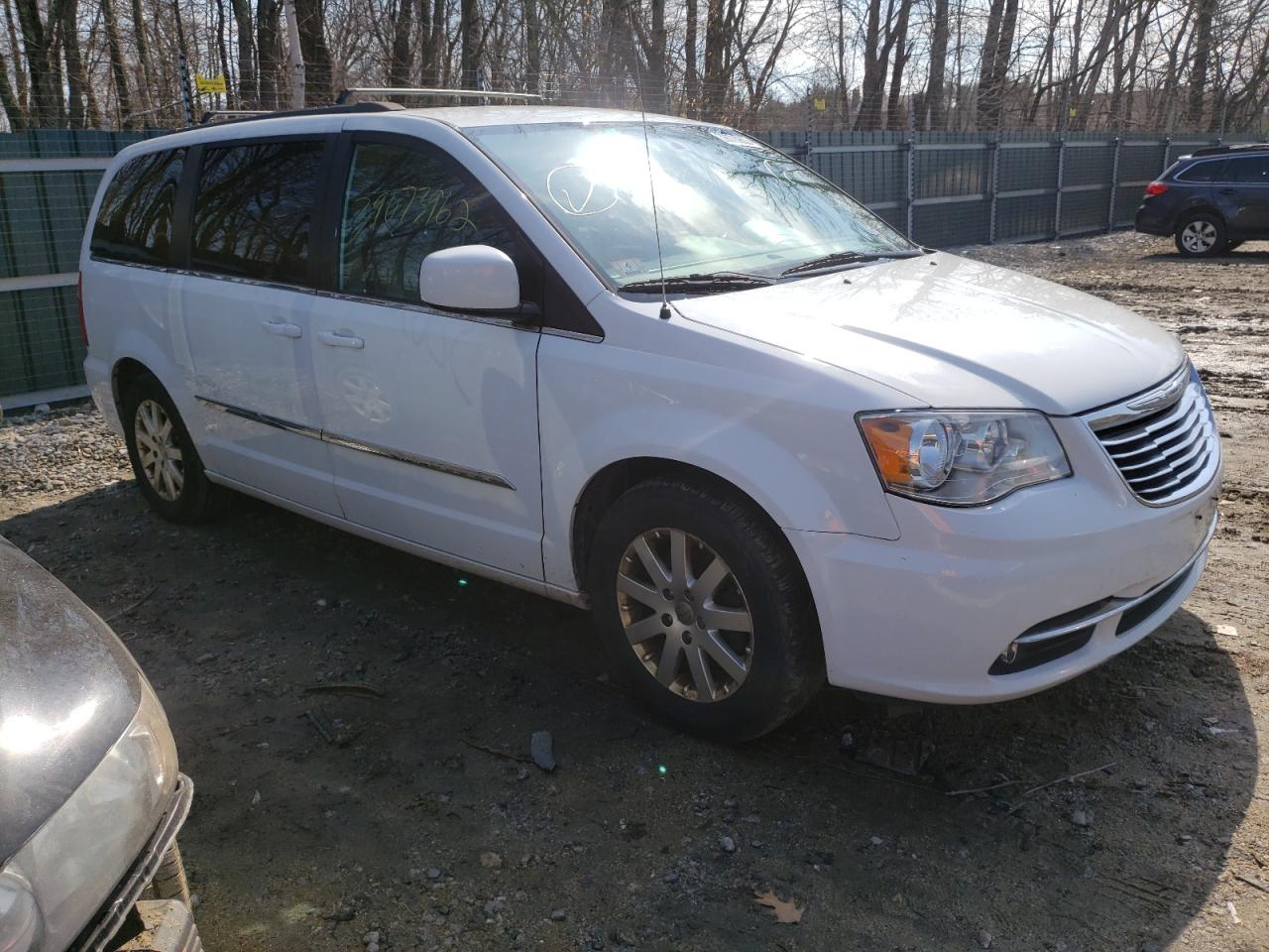 Photo 1 from auction – 2016 CHRYSLER TOWN & COU with VIN 2C4RC1BG7GR187137