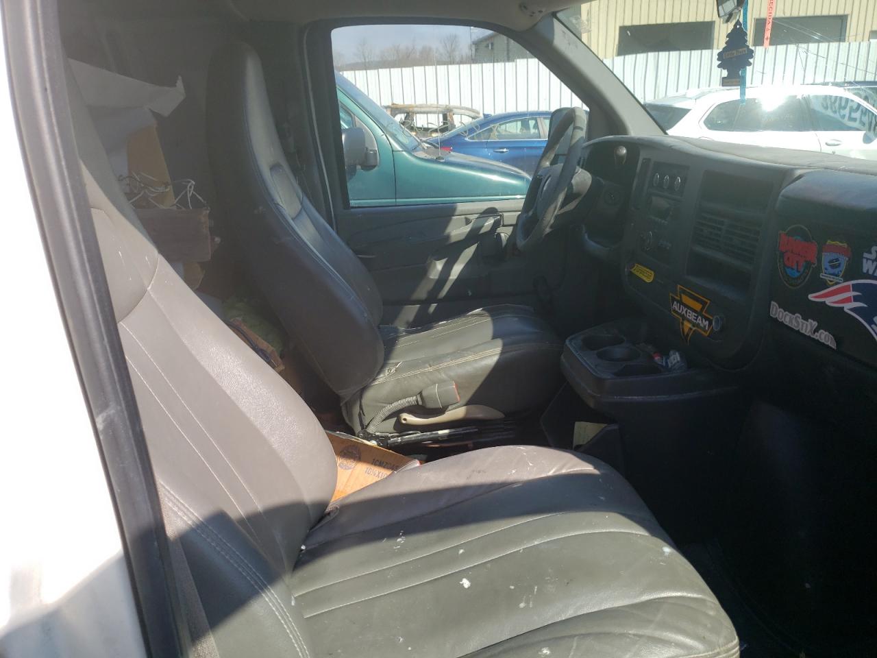 Photo 6 from auction – 2010 CHEVROLET EXPRESS G1 with VIN 1GCUGADX4A1102925