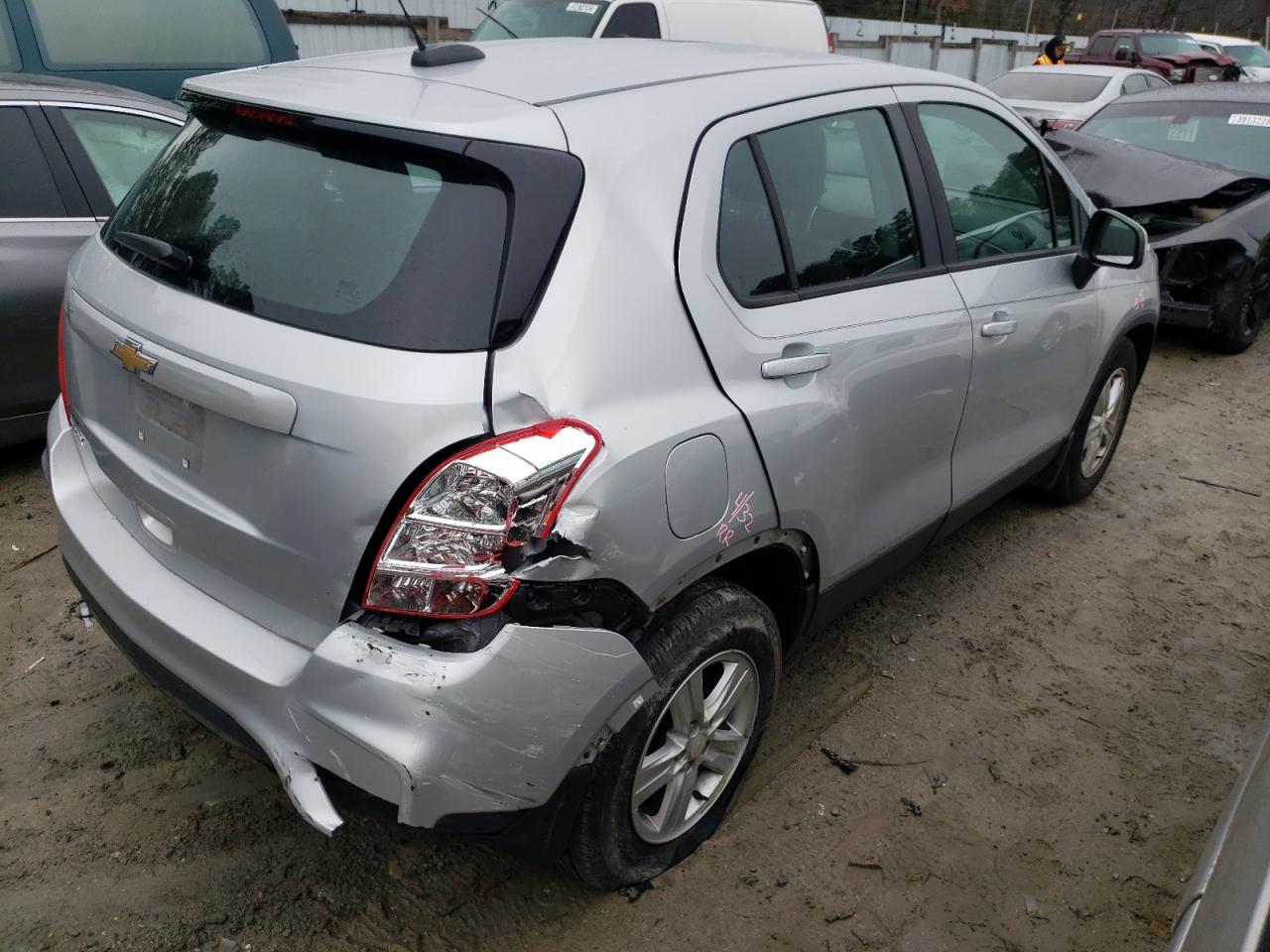 Photo 4 from auction – 2019 CHEVROLET TRAX LS with VIN 3GNCJKSB3KL227393