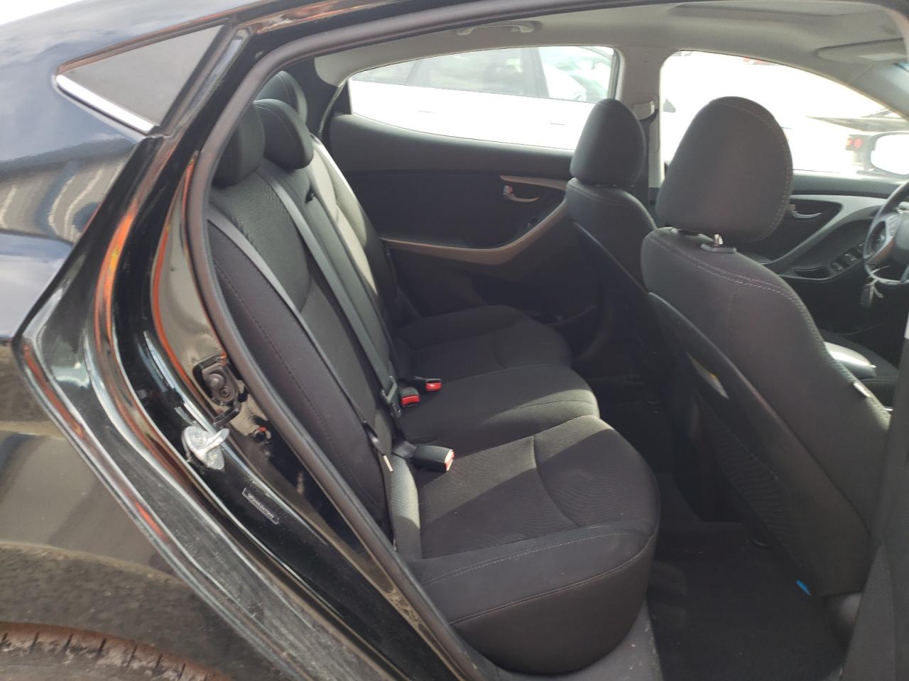 Photo 6 from auction – 2016 HYUNDAI ELANTRA SE with VIN 5NPDH4AE0GH719449