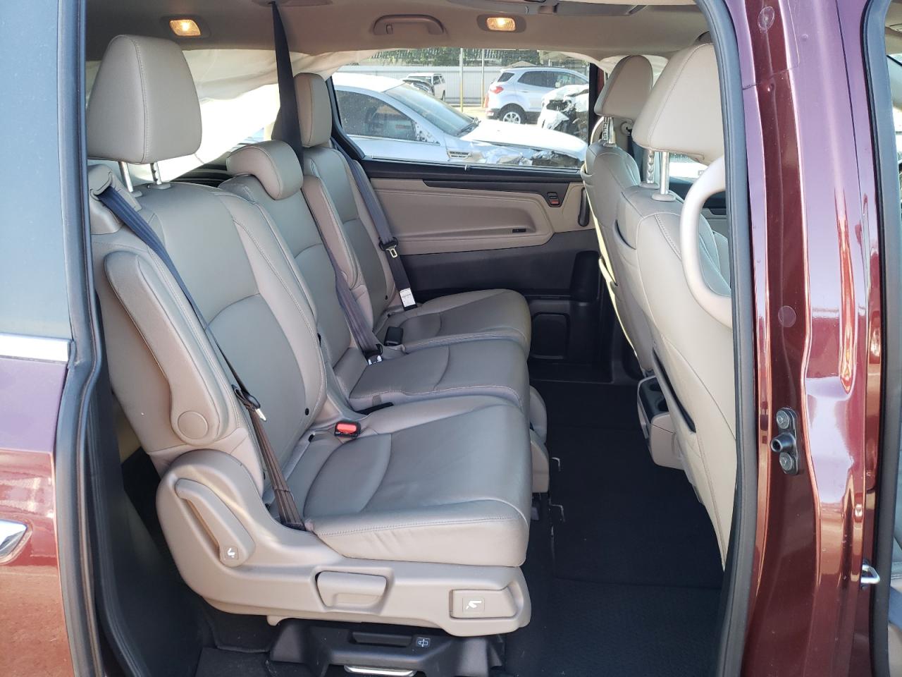 Photo 6 from auction – 2018 HONDA ODYSSEY EX with VIN 5FNRL6H77JB020025