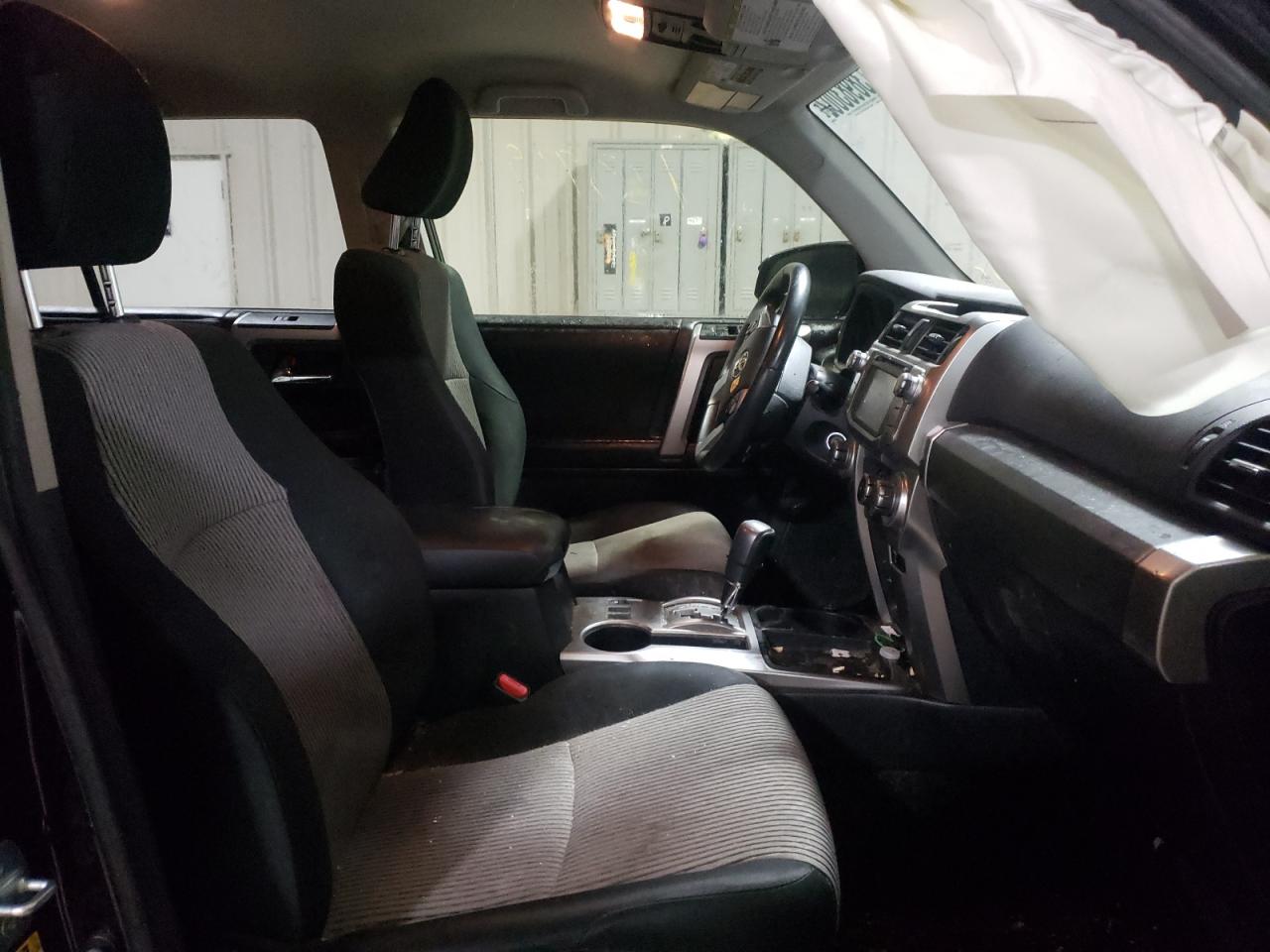 Photo 5 from auction – 2015 TOYOTA 4RUNNER SR with VIN JTEZU5JR2F5094220
