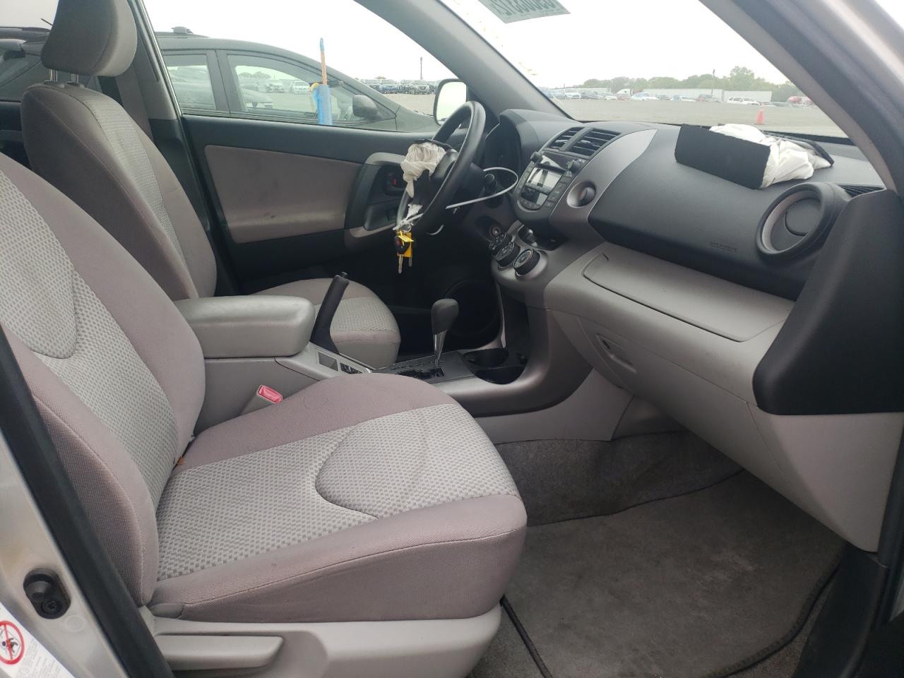 Photo 5 from auction – 2008 TOYOTA RAV4 with VIN JTMZD33V986071128