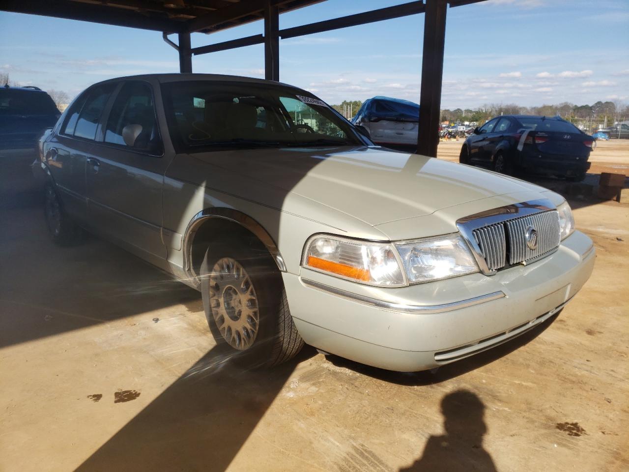 MERCURY GRAND MARQ 2003 with VIN 2MEFM74W13X704072 - Photo from auction