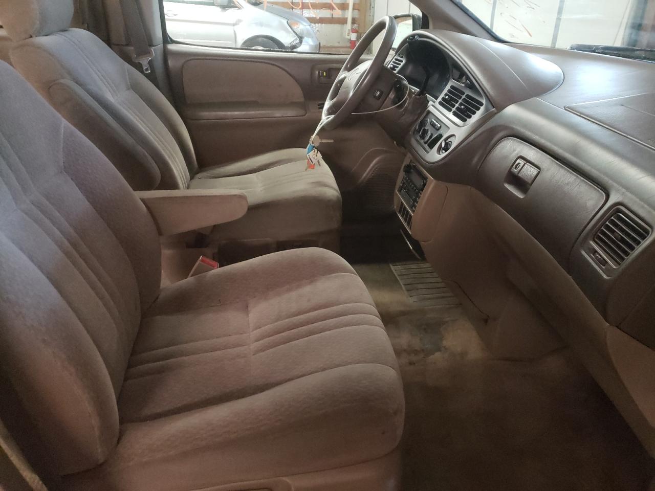 Photo 5 from auction – 2001 TOYOTA SIENNA CE with VIN 4T3ZF19C41U378862