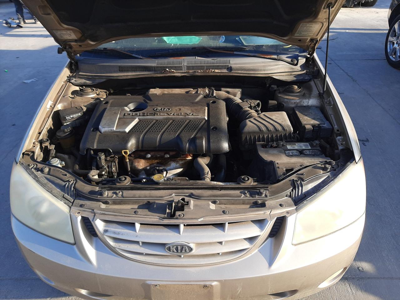 Photo 7 from auction – 2005 KIA SPECTRA LX with VIN KNAFE121055121030