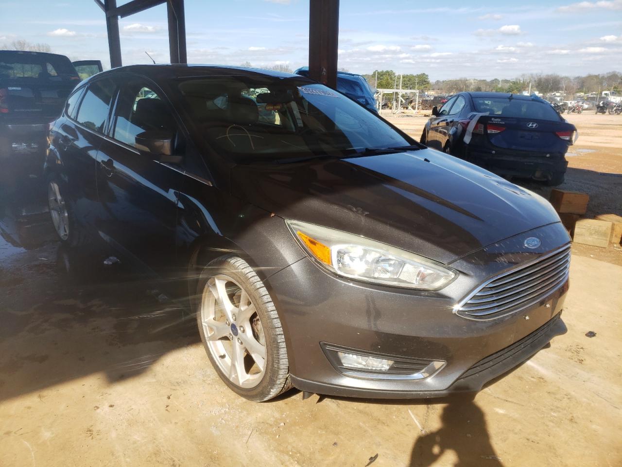 FORD FOCUS TITA 2015 with VIN 1FADP3N22FL261166 - Photo from auction