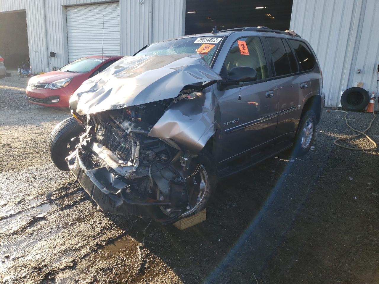 Photo 2 from auction – 2006 GMC ENVOY with VIN 1GKDS13S662133071