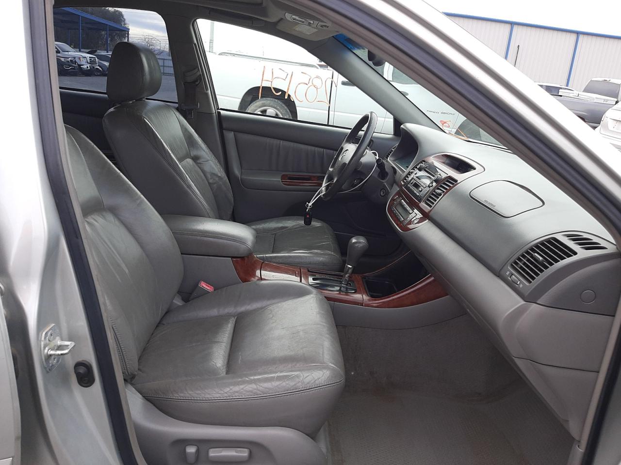 Photo 5 from auction – 2002 TOYOTA CAMRY LE with VIN 4T1BE32K12U613150