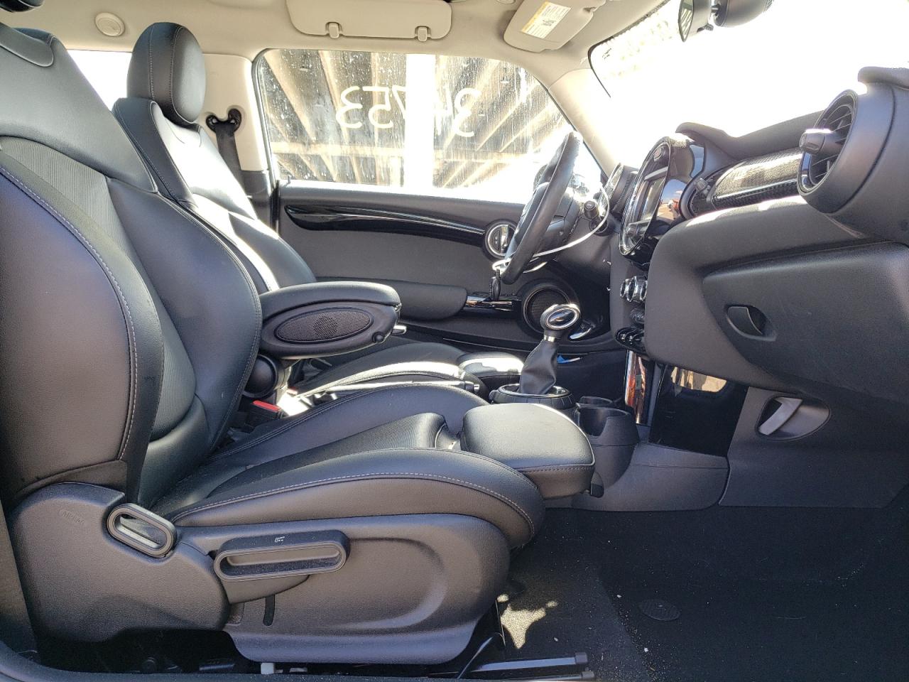 Photo 5 from auction – 2016 MINI COOPER S with VIN WMWXP7C57G3B33809