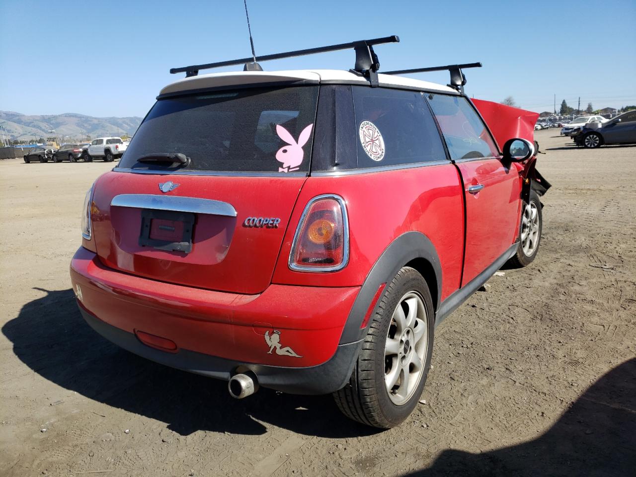 Photo 4 from auction – 2008 MINI COOPER with VIN WMWMF33548TU68023