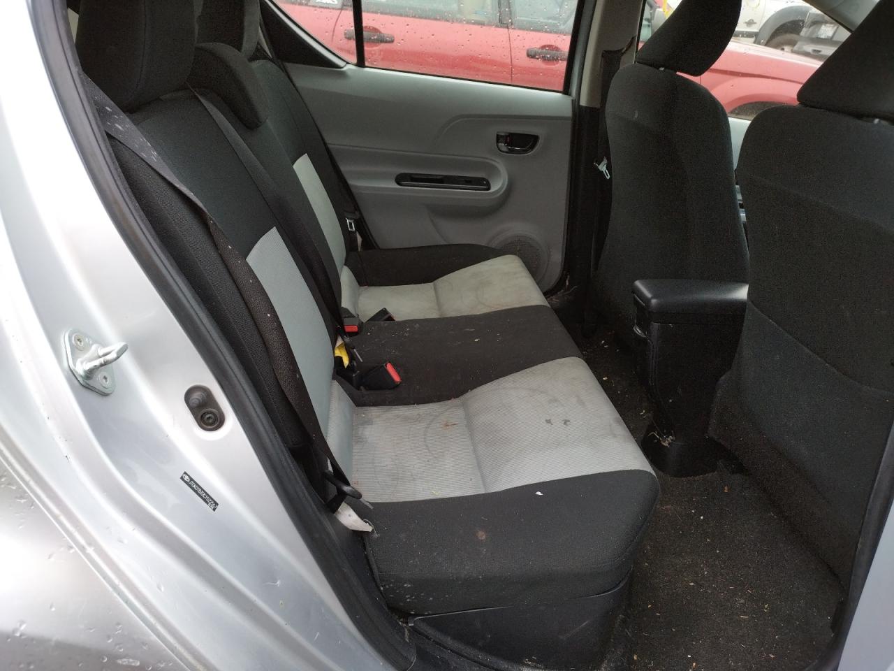 Photo 6 from auction – 2012 TOYOTA PRIUS C with VIN JTDKDTB32C1522567