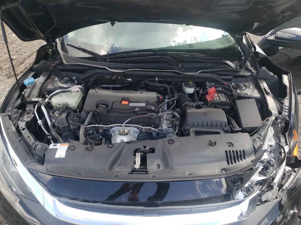 Photo 7 from auction – 2018 HONDA CIVIC LX with VIN 19XFC2F59JE030963