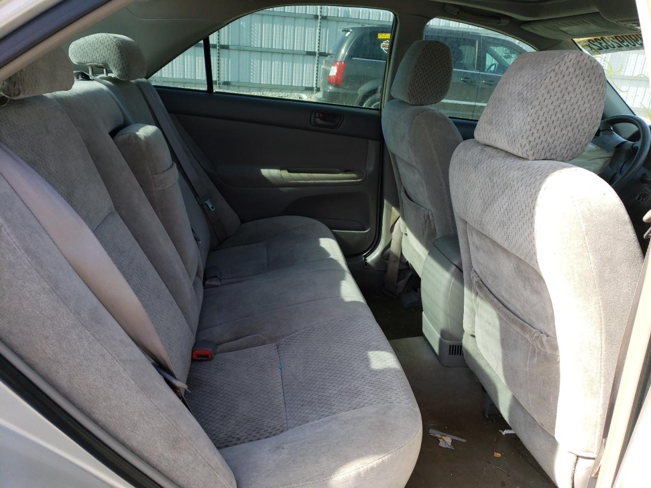 Photo 6 from auction – 2004 TOYOTA CAMRY LE with VIN 4T1BE32K54U900123