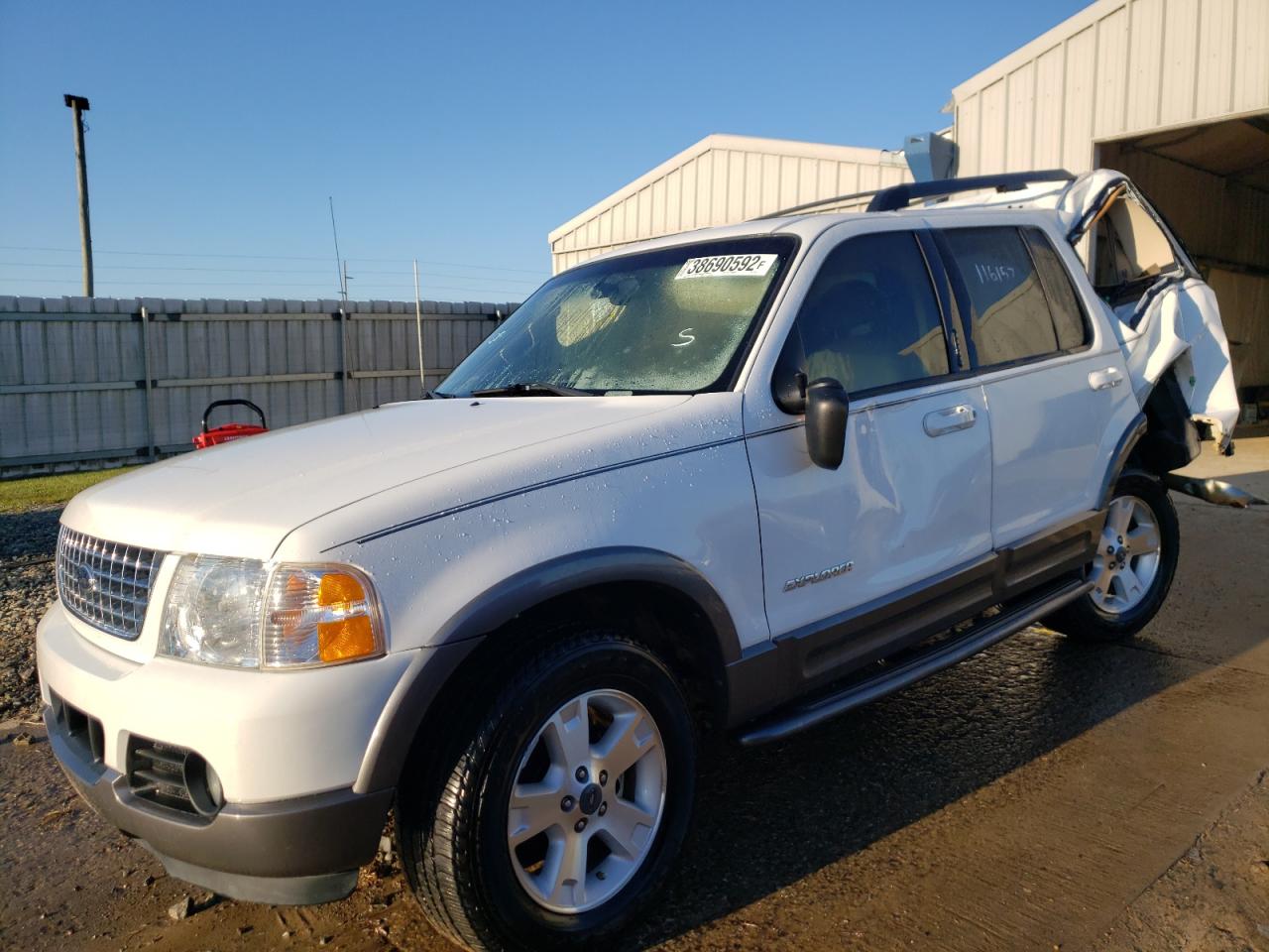 Photo 2 from auction – 2005 FORD EXPLORER X with VIN 1FMZU63WX5UA15017