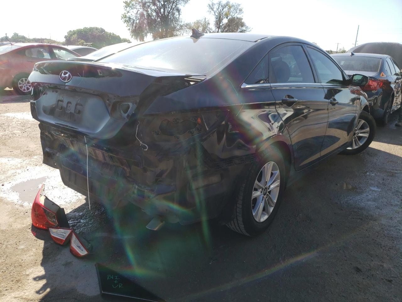 Photo 4 from auction – 2011 HYUNDAI ACCENT with VIN 5NPEB4AC2BH216177