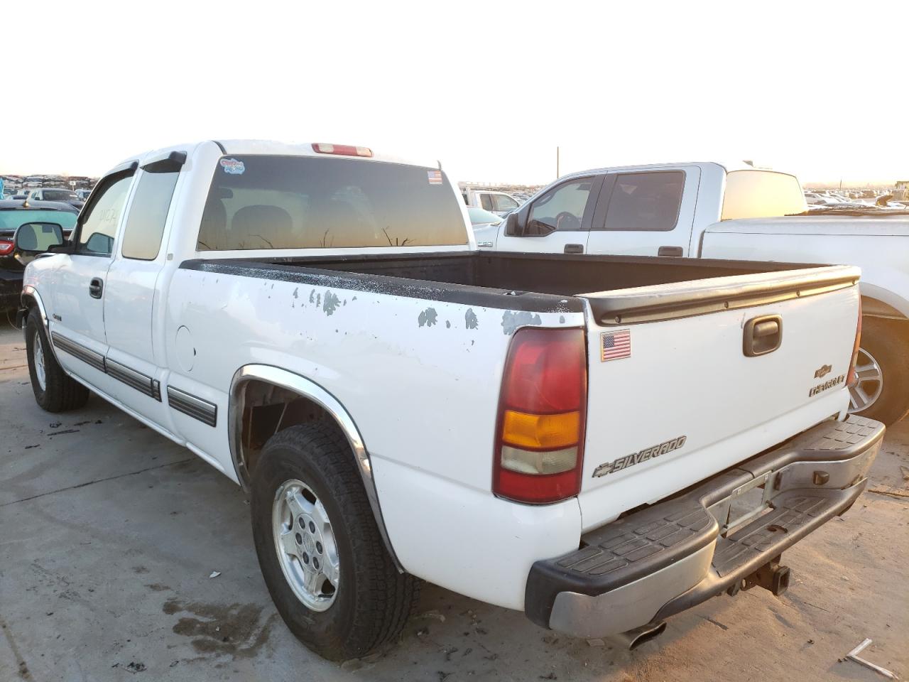 Photo 3 from auction – 2002 CHEVROLET SILVERADO with VIN 2GCEC19T121255716