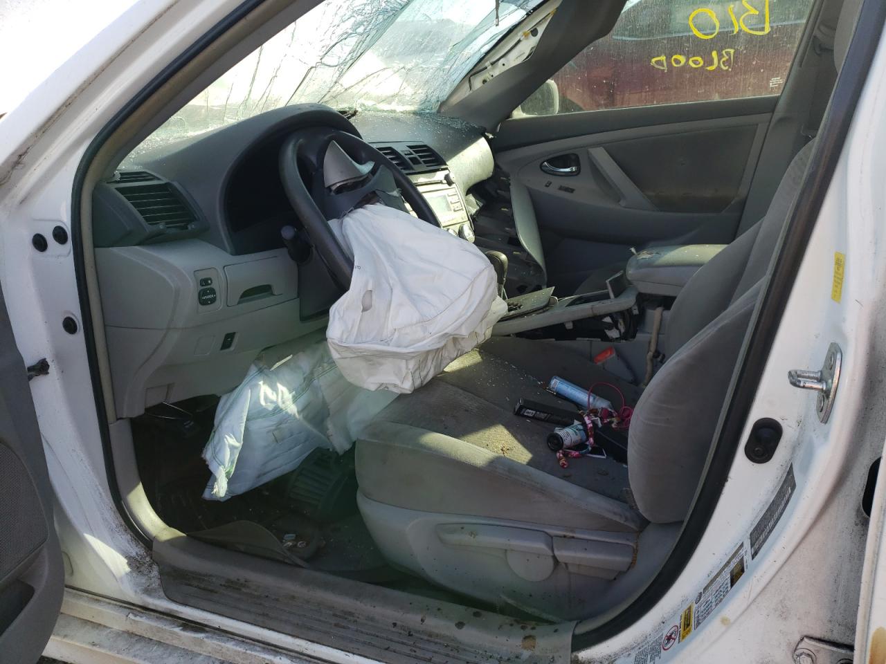 Photo 5 from auction – 2011 TOYOTA CAMRY BASE with VIN 4T1BF3EK7BU665004
