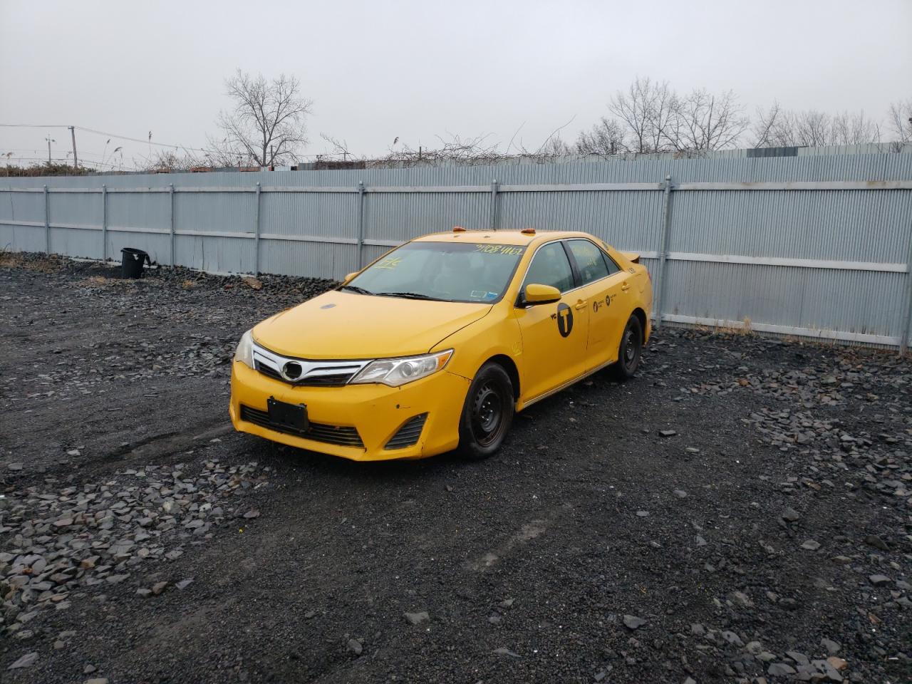 Photo 2 from auction – 2014 TOYOTA CAMRY HYBR with VIN 4T1BD1FK2EU140901