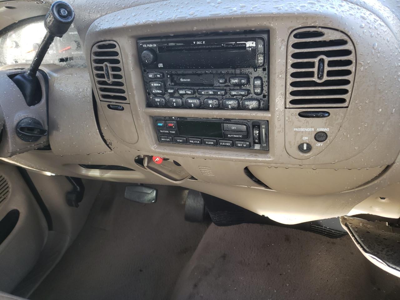 Photo 9 from auction – 2003 FORD F150 with VIN 1FTRX17W33NB78155