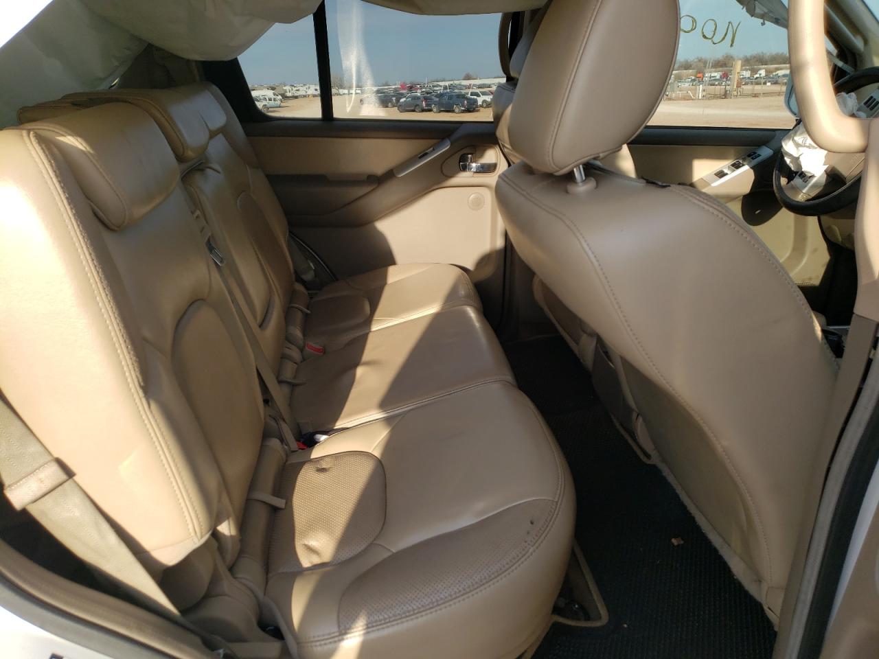 Photo 6 from auction – 2011 NISSAN PATHFINDER with VIN 5N1AR1NN8BC635033