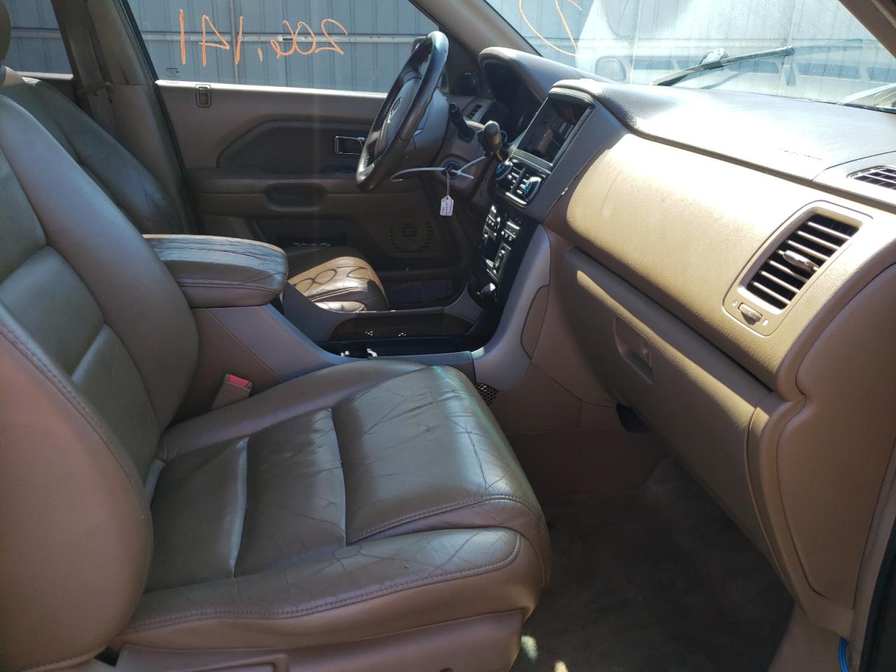 Photo 5 from auction – 2006 HONDA PILOT EX with VIN 5FNYF28556B000678