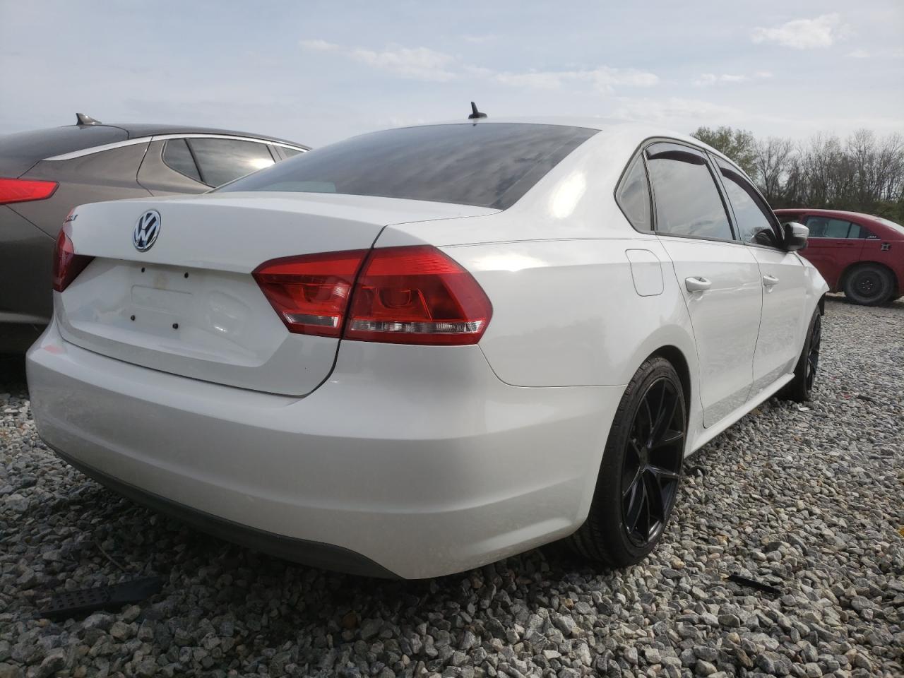Photo 4 from auction – 2013 VOLKSWAGEN PASSAT S with VIN 1VWAP7A35DC011224