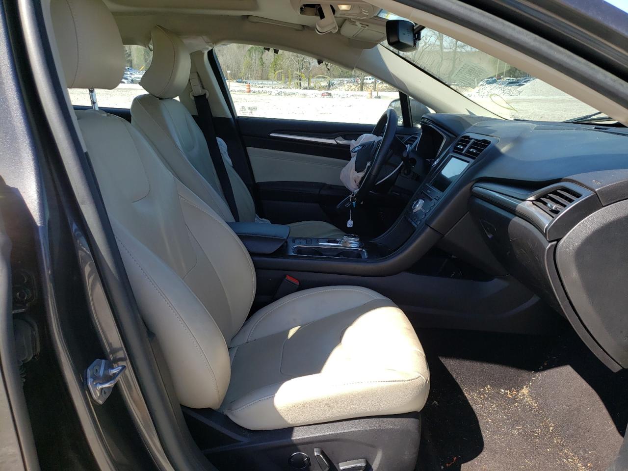 Photo 5 from auction – 2017 FORD FUSION TIT with VIN 3FA6P0SU0HR238888