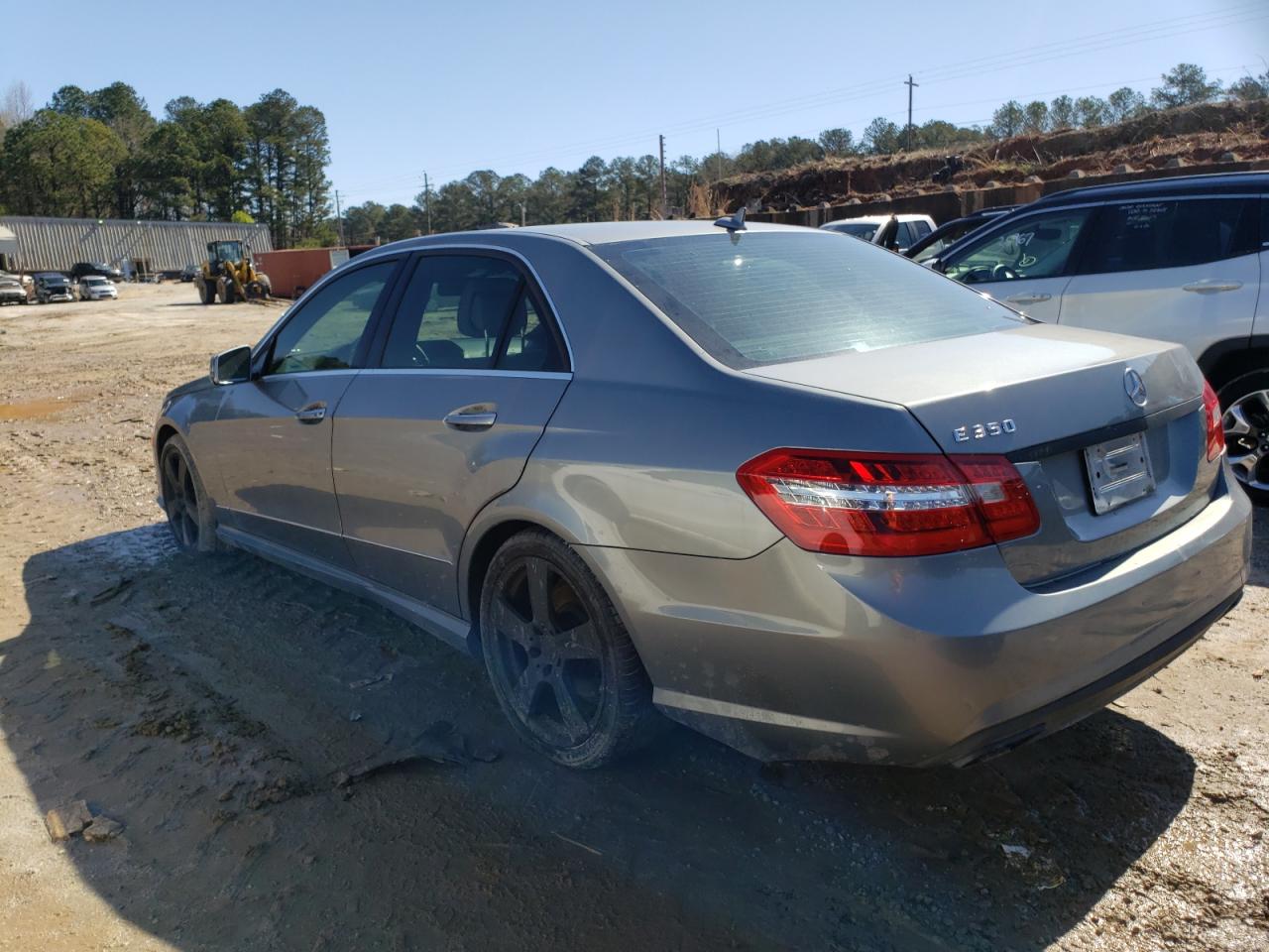 Photo 3 from auction – 2010 MERCEDES-BENZ E 350 with VIN WDDHF5GB7AA177359