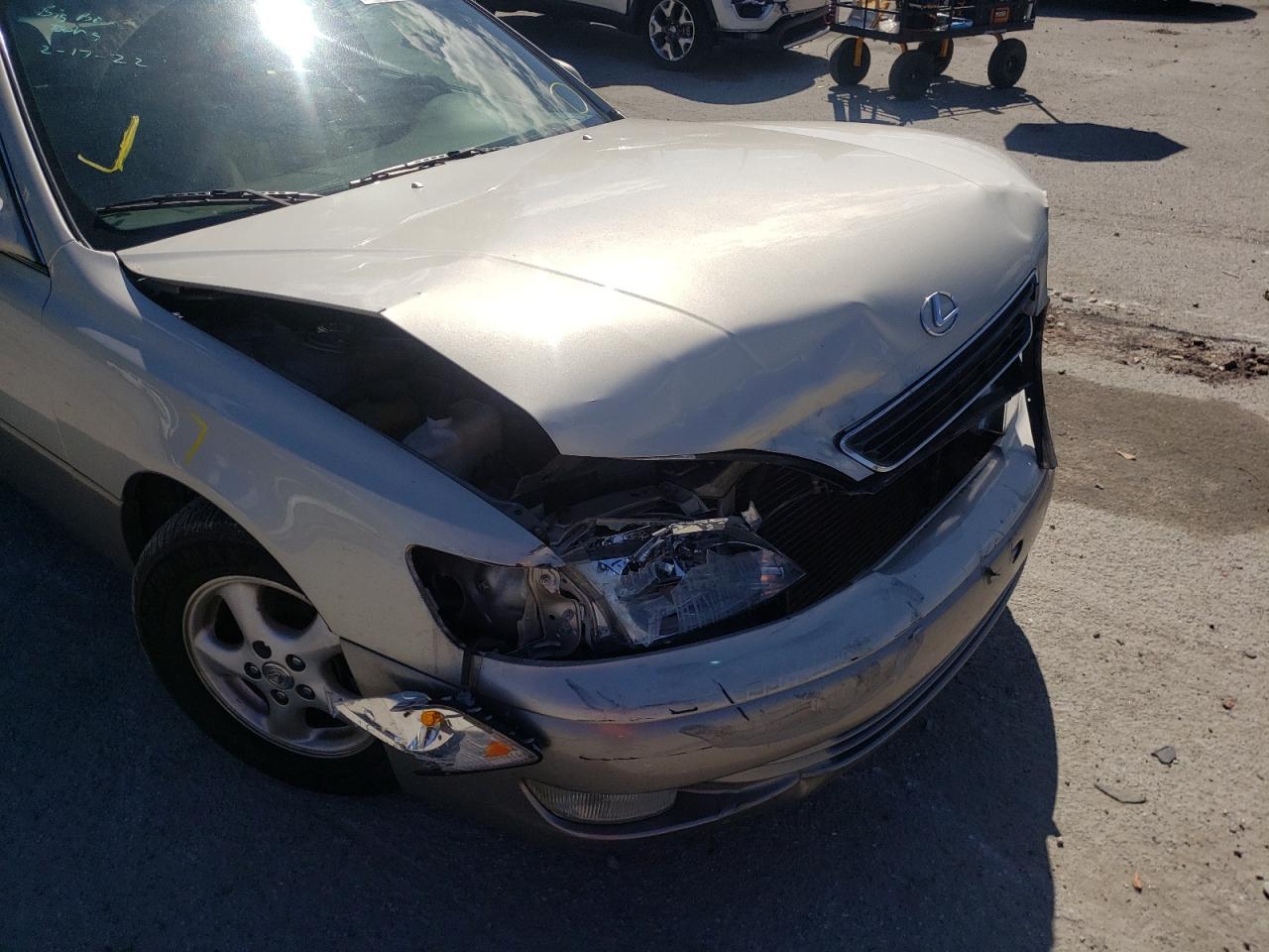 Photo 9 from auction – 1998 LEXUS ES 300 with VIN JT8BF28G2W0094782