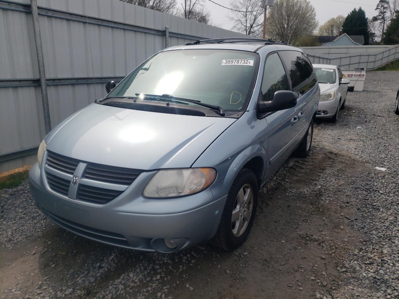 Photo 2 from auction – 2005 DODGE GRAND CARA with VIN 2D4GP44L85R443034