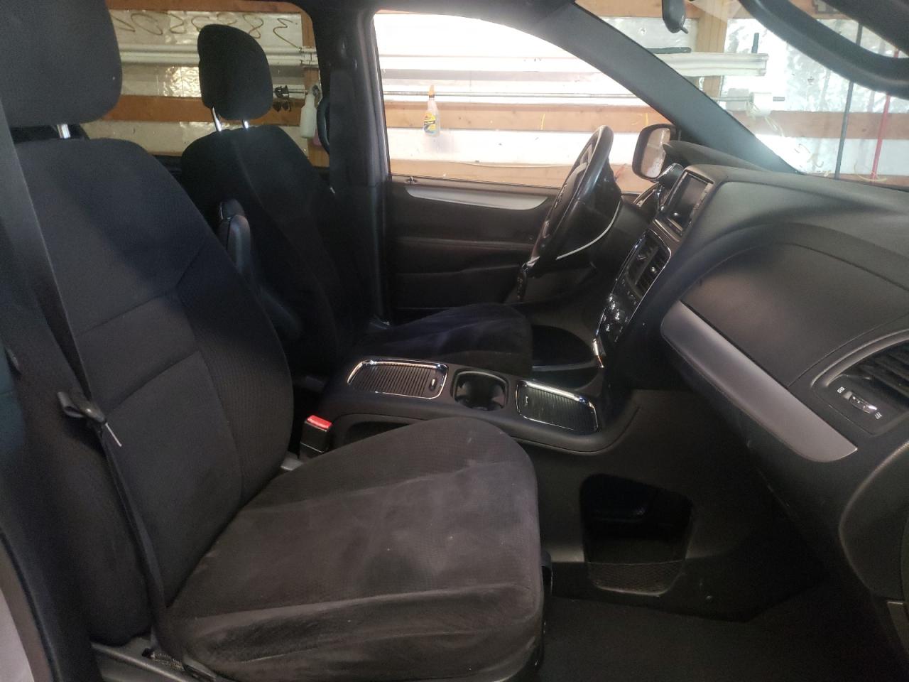 Photo 5 from auction – 2014 DODGE GRAND CARA with VIN 2C4RDGCG3ER142109