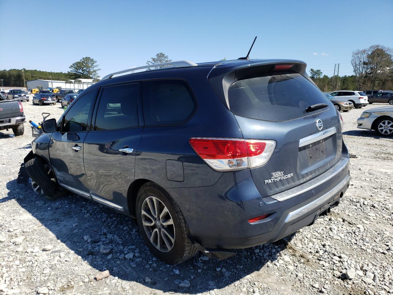 Photo 3 from auction – 2015 NISSAN PATHFINDER with VIN 5N1AR2MN8FC720693