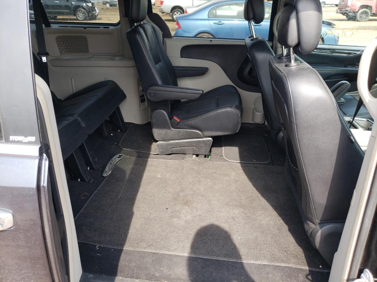 Photo 6 from auction – 2014 CHRYSLER TOWN & COU with VIN 2C4RC1CG2ER249622