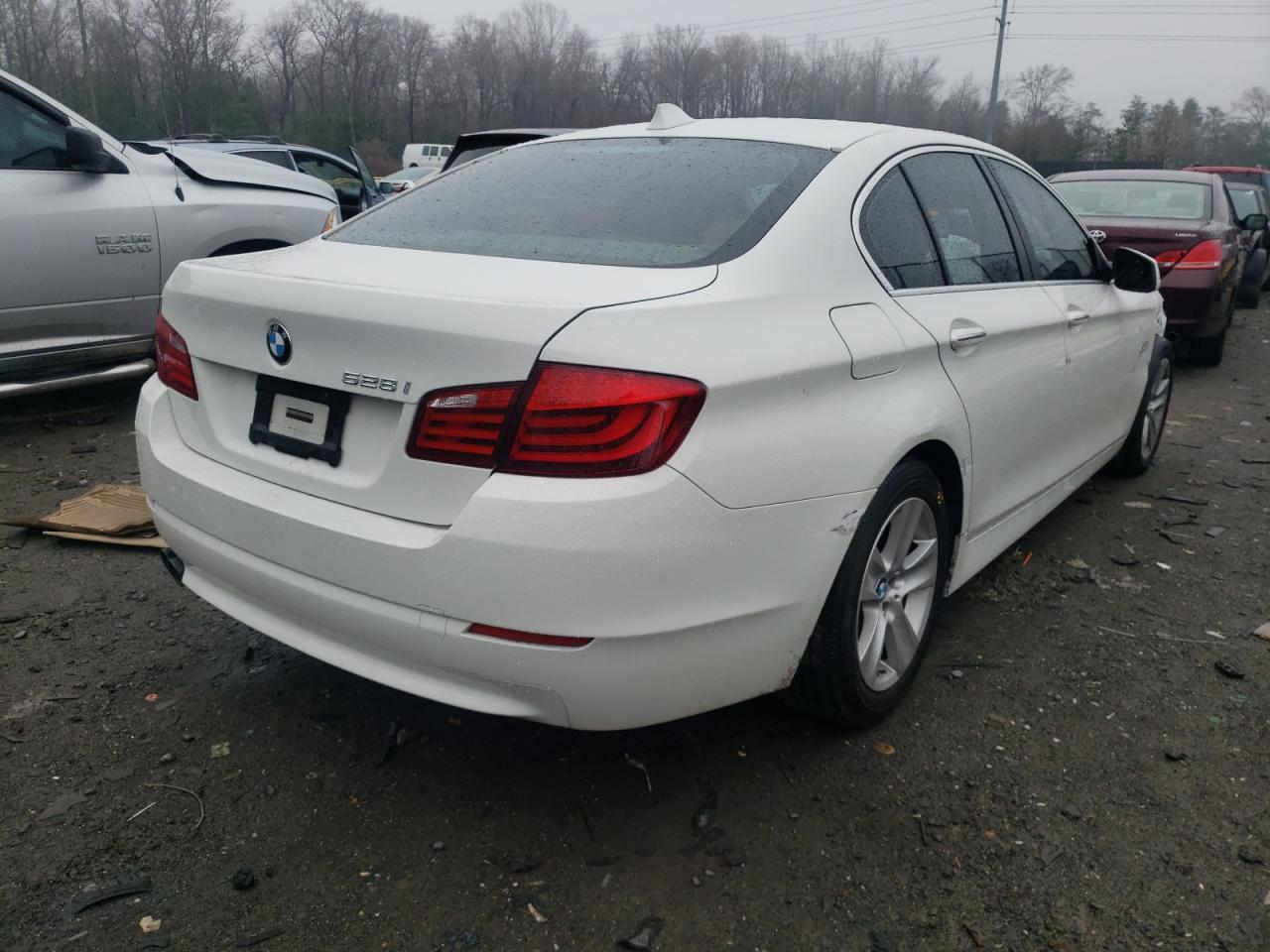 Photo 4 from auction – 2011 BMW 528 I with VIN WBAFR1C59BC743509