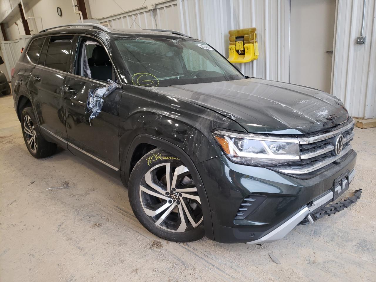 VOLKSWAGEN ATLAS SEL 2021 with VIN 1V2TR2CA0MC522620 - Photo from auction