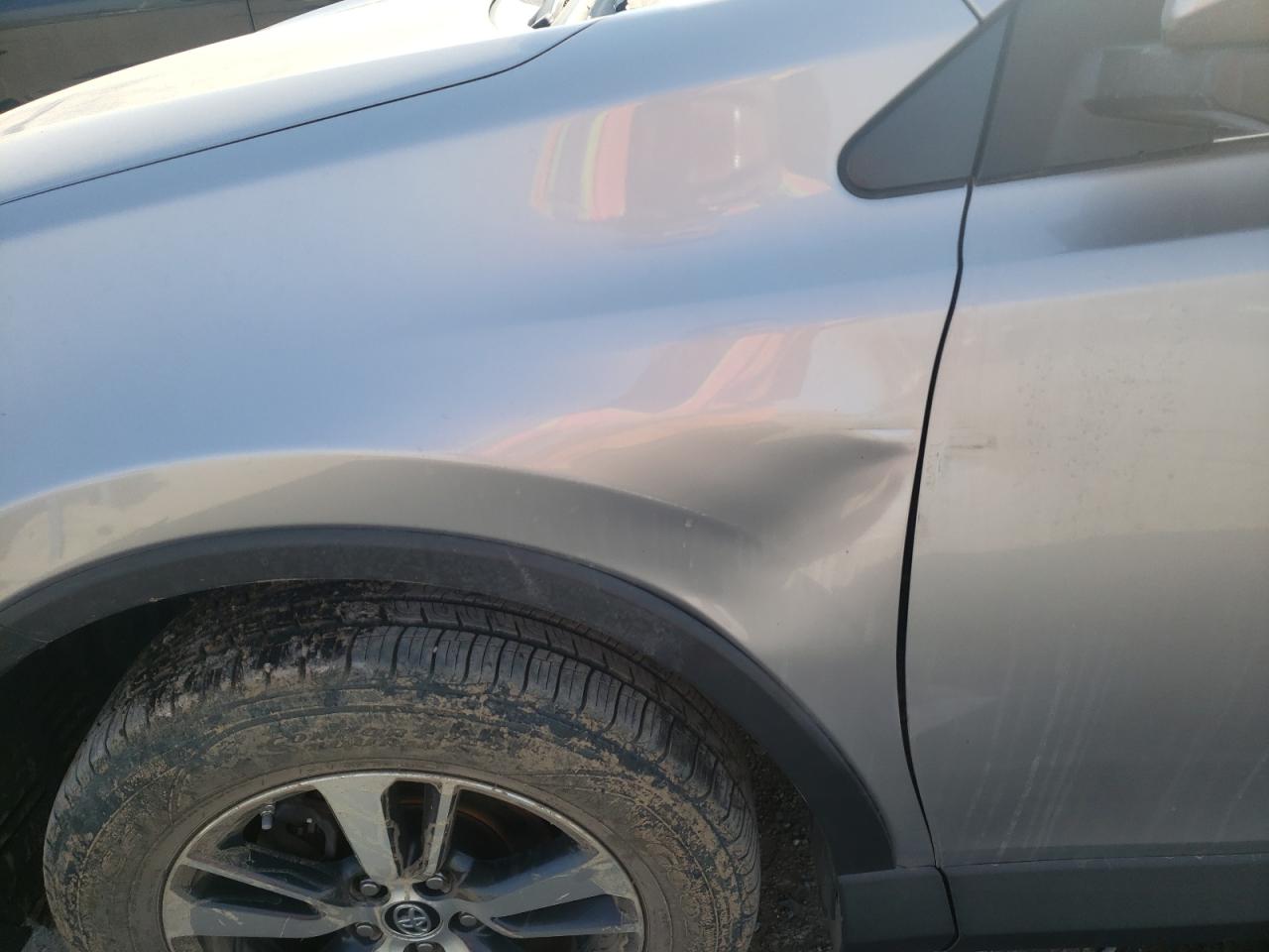 Photo 9 from auction – 2016 TOYOTA RAV4 XLE with VIN 2T3RFREV7GW453858