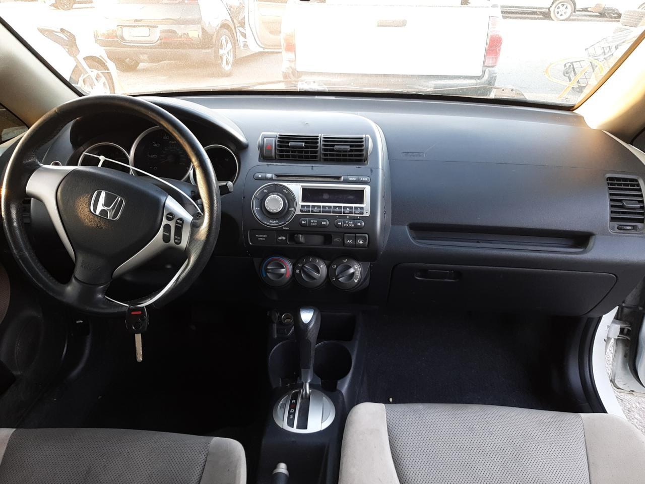 Photo 9 from auction – 2007 HONDA FIT S with VIN JHMGD38697S026574