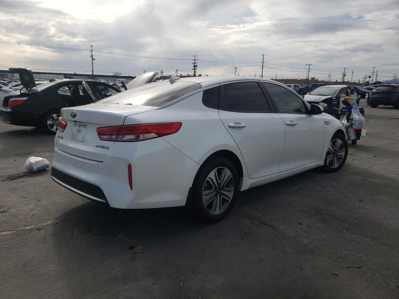 Photo 4 from auction – 2018 KIA OPTIMA HYB with VIN KNAGU4LE5J5021154