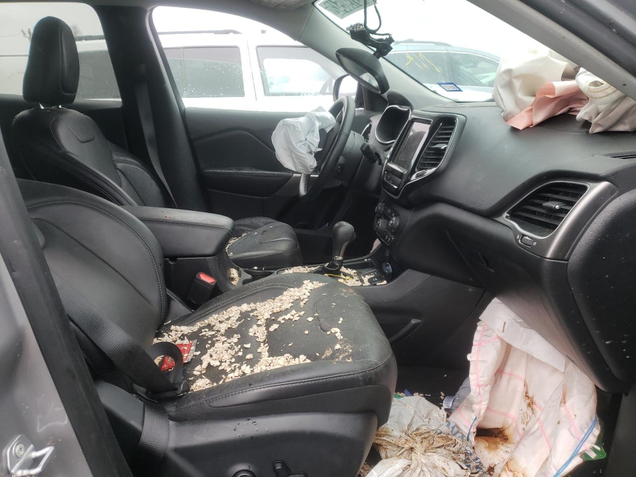 Photo 5 from auction – 2019 JEEP CHEROKEE L with VIN 1C4PJLDB2KD415938