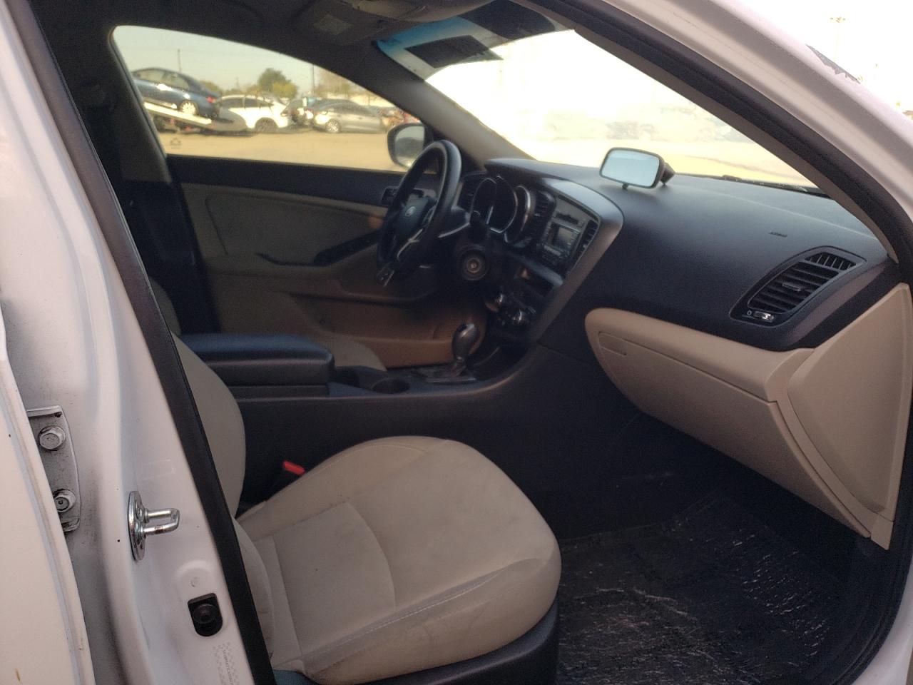 Photo 5 from auction – 2012 KIA OPTIMA LX with VIN 5XXGM4A73CG058239