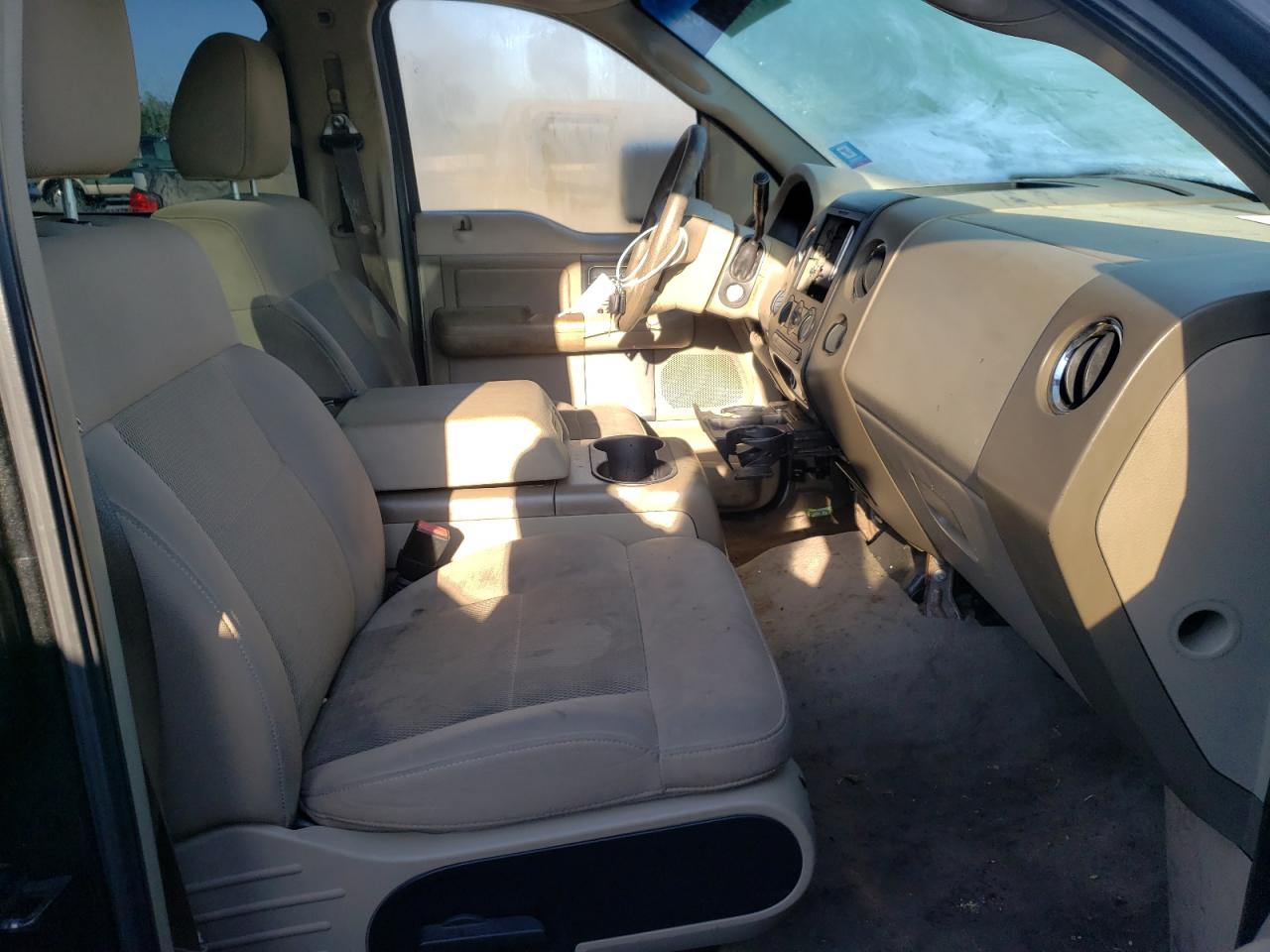 Photo 5 from auction – 2006 FORD F150 SUPER with VIN 1FTRW14W66KD94367