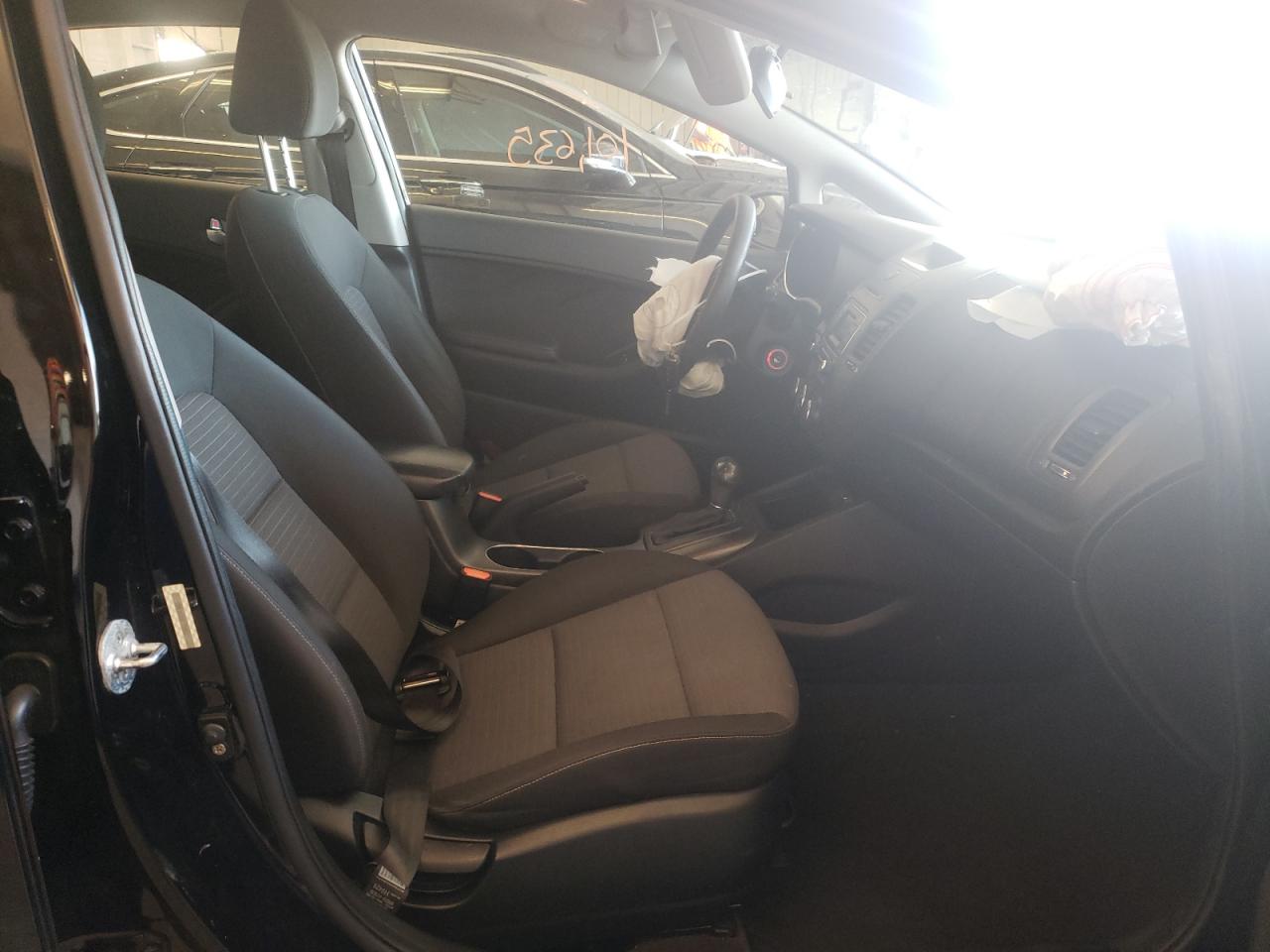 Photo 5 from auction – 2015 KIA FORTE LX with VIN KNAFX4A65F5268647